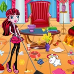 Draculaura Mansion Cleaning