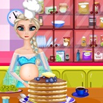 Elsa Cooking Cakes