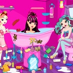 Ever After High Bathroom Cleaning